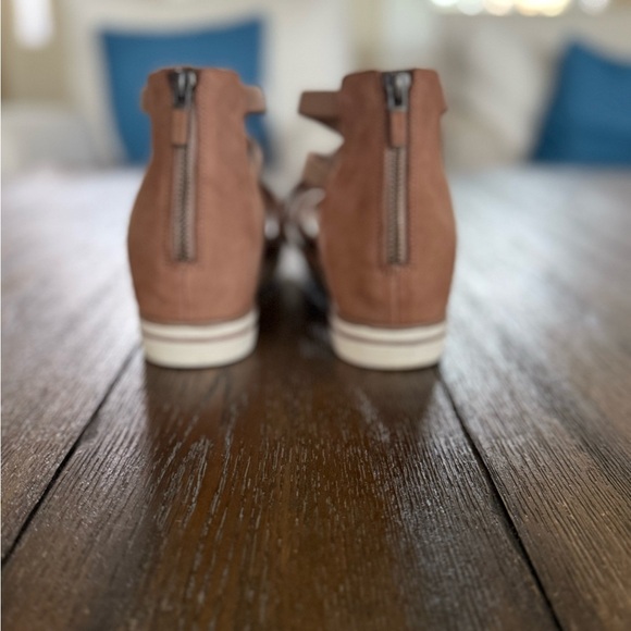 Eileen Fisher Women's Star Sport Tan Beige Wedge Strappy Sandals Size 10 - Picture 5 of 10